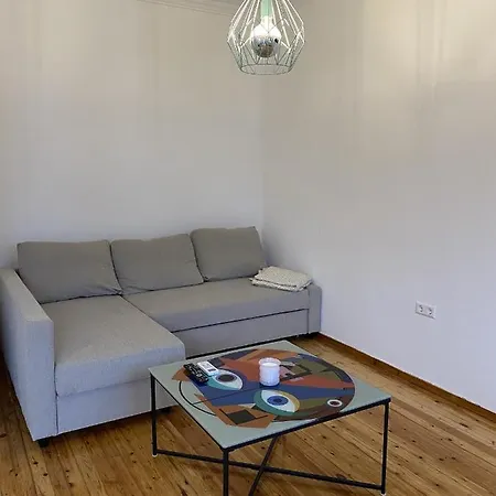 Central, Modern Апартаменты